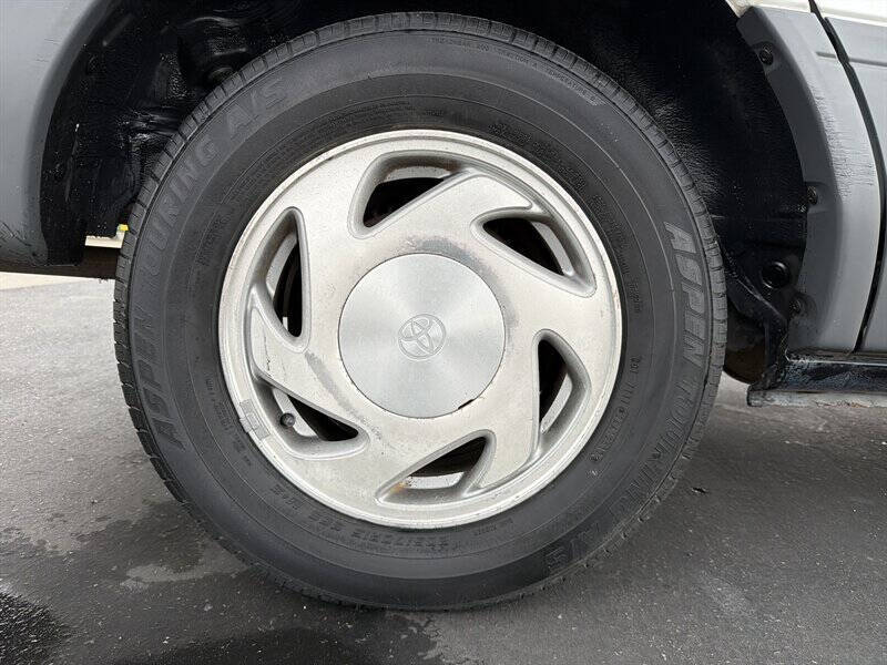1998 Toyota Sienna LE