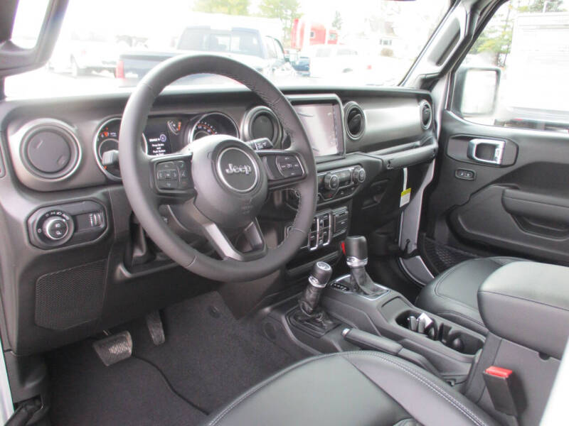 2023 Jeep Gladiator Sport S