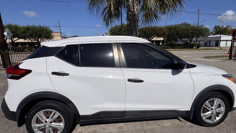 2019 Nissan Kicks S