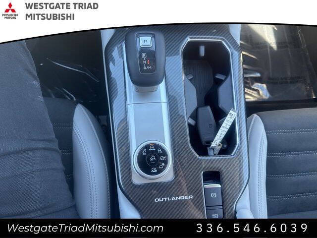 2025 Mitsubishi Outlander SE