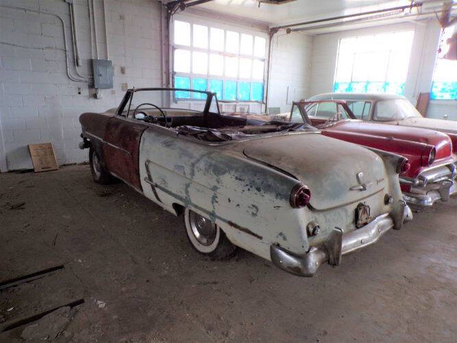 1953 Ford Sunliner