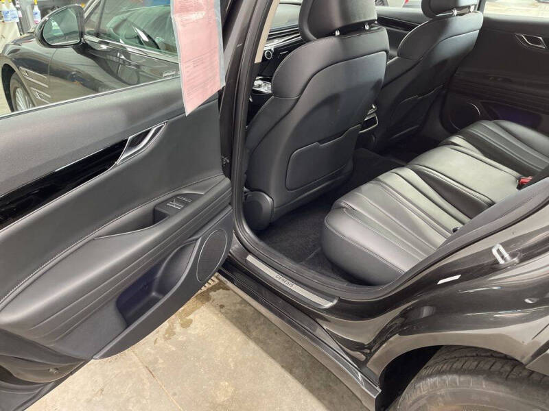 2023 Genesis G80