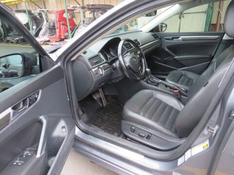 2017 Volkswagen Passat 1.8T SEL Premium