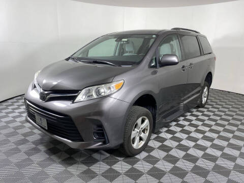 2020 Toyota Sienna LE 8-Passenger