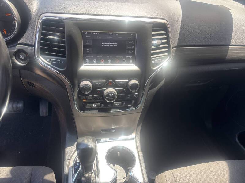 2020 Jeep Grand Cherokee Laredo E