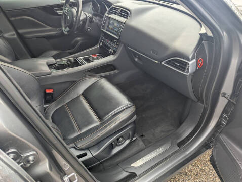 2017 Jaguar F-PACE 35t Prestige