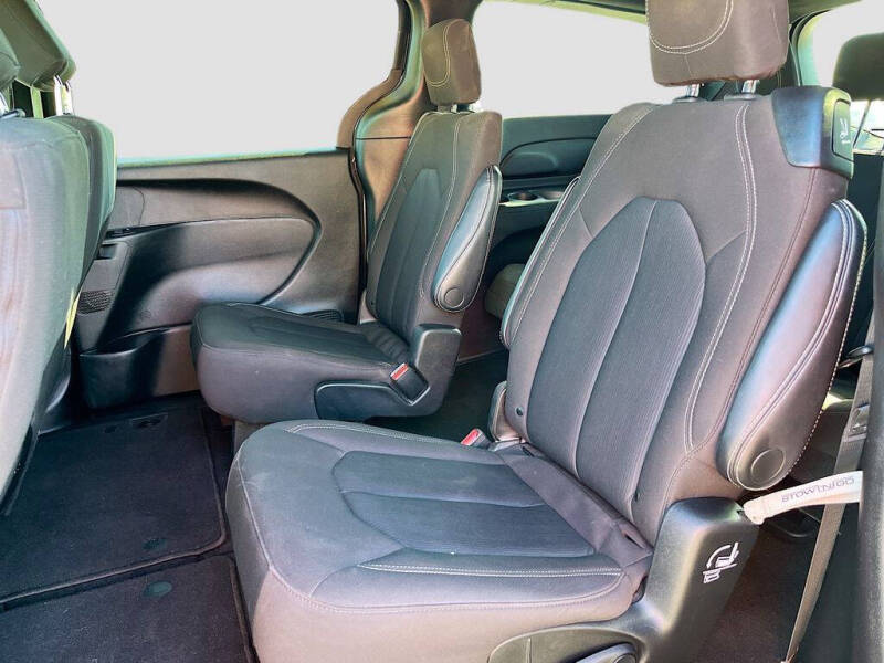 2023 Chrysler Pacifica Touring