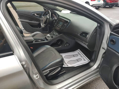 2015 Chrysler 200 S