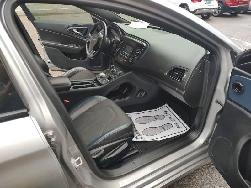 2015 Chrysler 200 S
