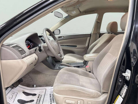 2005 Toyota Camry LE