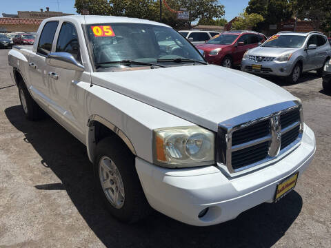 2005 Dodge Dakota SLT