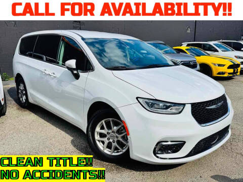 2023 Chrysler Pacifica Touring L