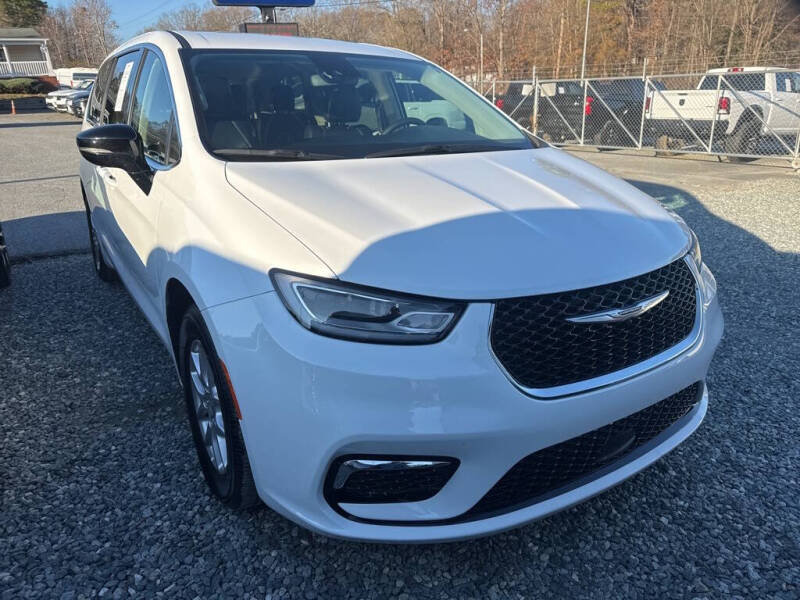 2024 Chrysler Pacifica Touring L