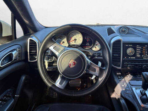 2013 Porsche Cayenne GTS