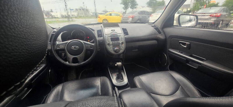 2011 Kia Soul +