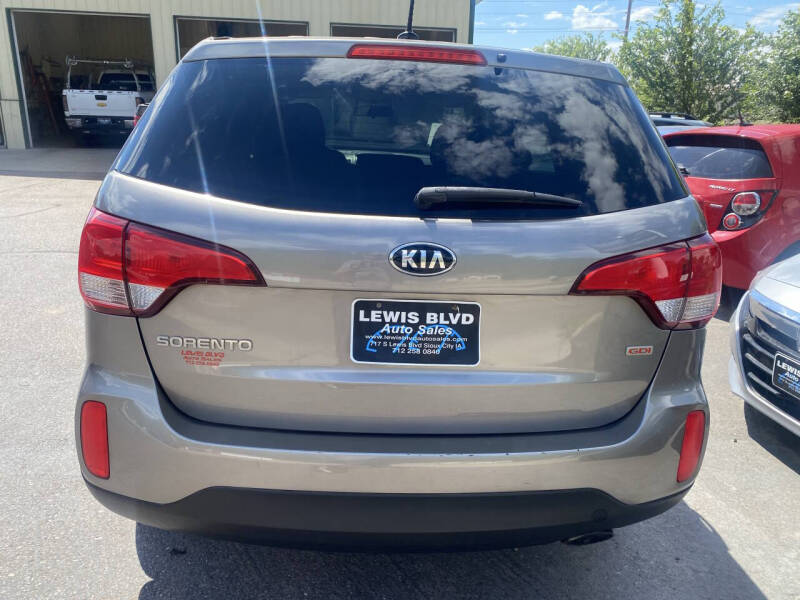 2015 Kia Sorento LX