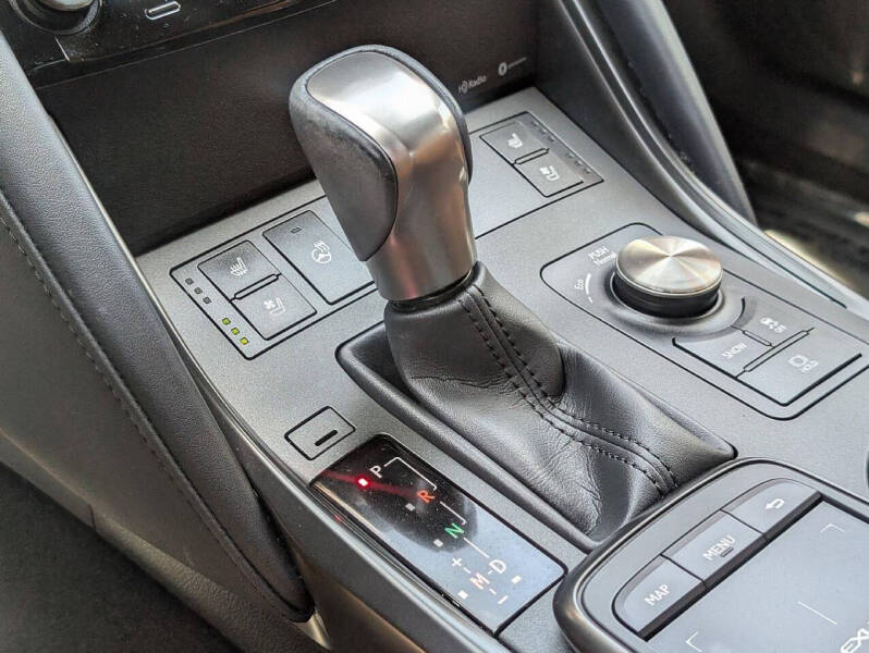 2023 Lexus IS 300