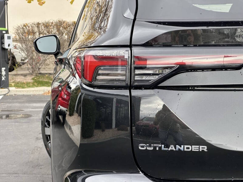2025 Mitsubishi Outlander SE
