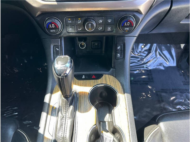 2017 GMC Acadia Denali