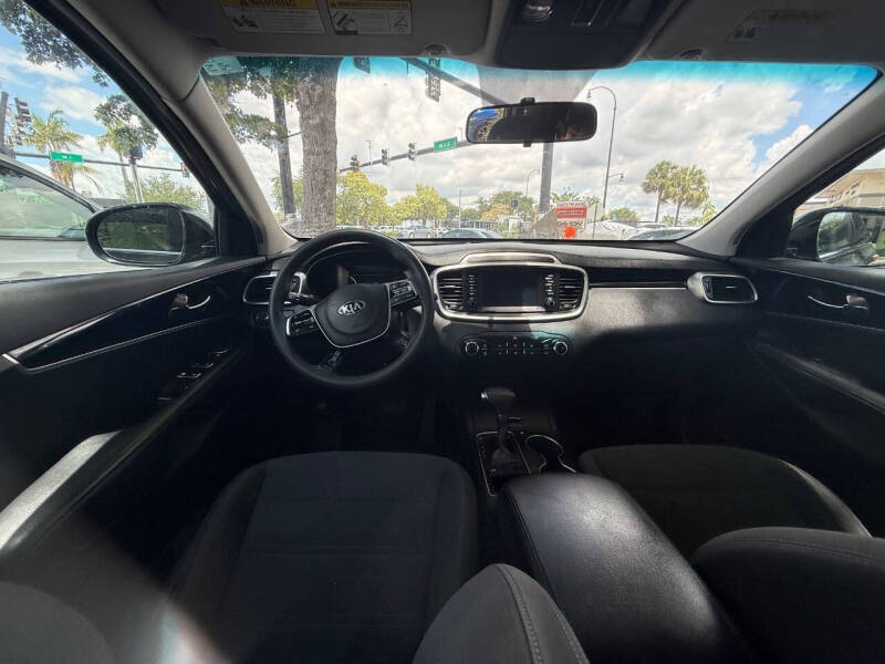2019 Kia Sorento LX