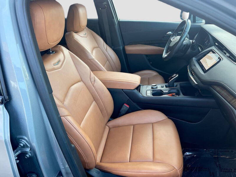2023 Cadillac XT4 Sport