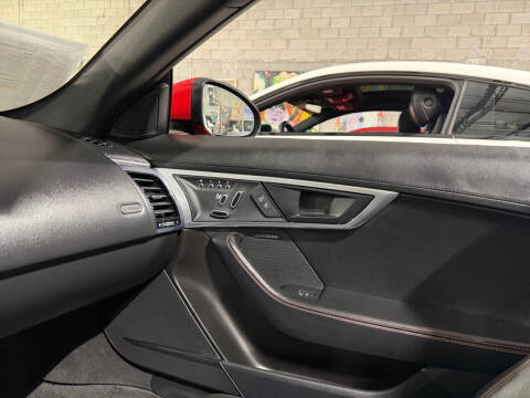 2018 Jaguar F-TYPE R-Dynamic