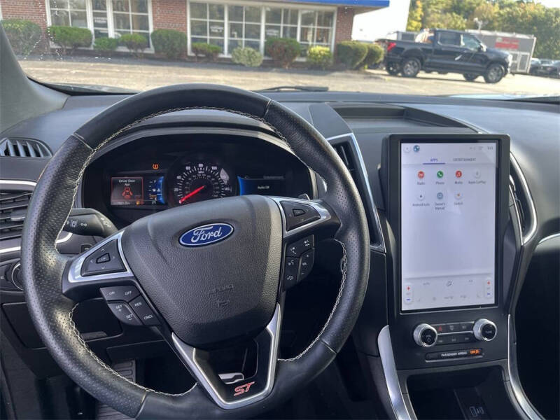 2022 Ford Edge ST