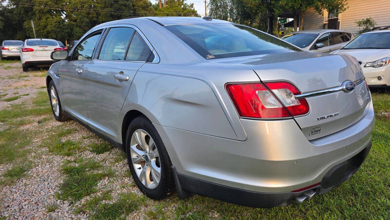 2011 Ford Taurus SEL