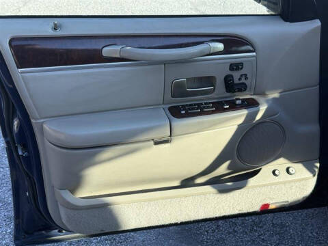 2008 Lincoln Town Car Signature Limited