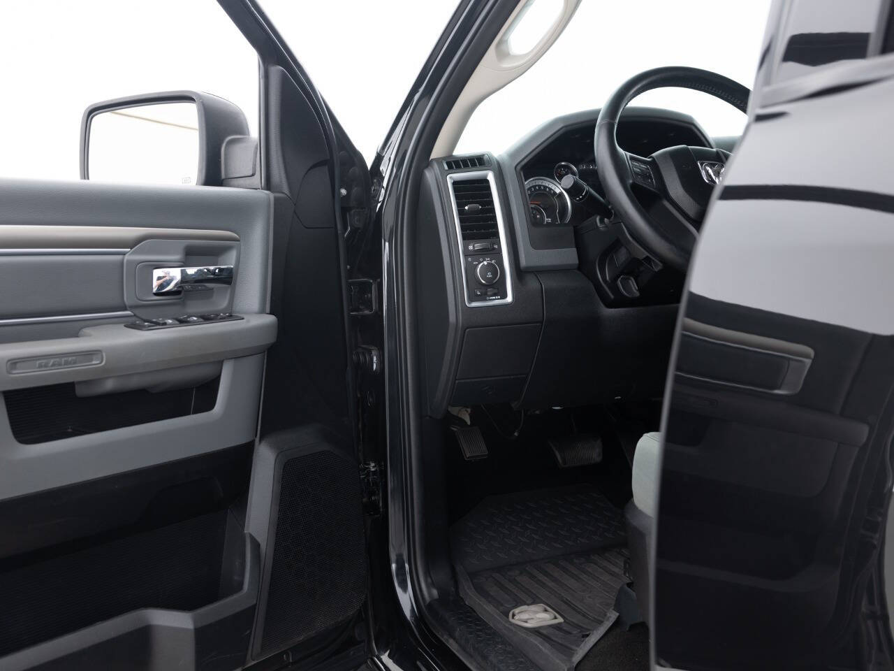 Used Car 2015 Ram 1500  Outdoorsman 4x4 4dr Crew Cab 6.3 Ft. Sb Pickup For Sale Under $20,000 In Coal City, Illinois