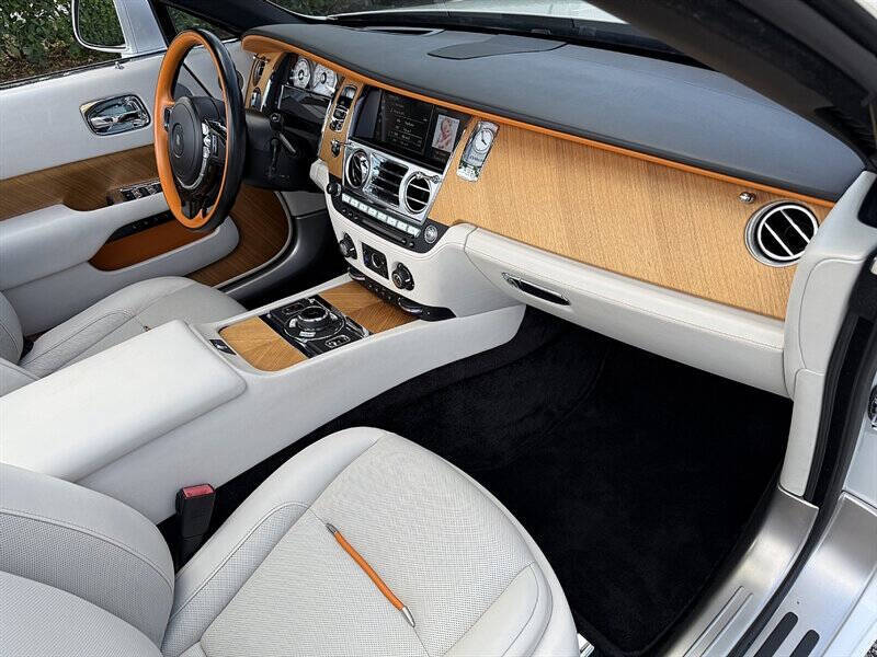 2019 Rolls-Royce Dawn 18