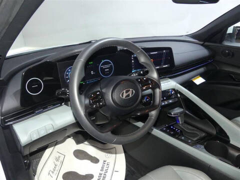 2024 Hyundai Elantra Hybrid Limited