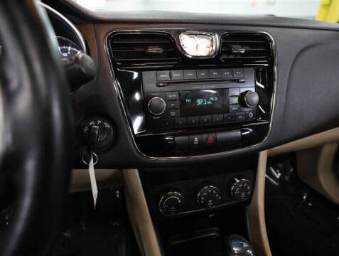 2012 Chrysler 200 Touring
