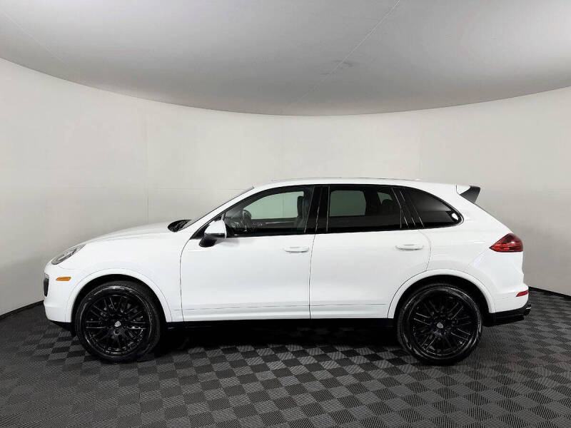 2017 Porsche Cayenne Platinum Edition