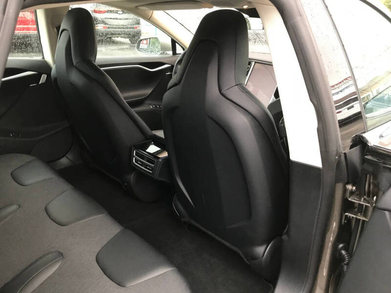 2015 Tesla Model S 70D