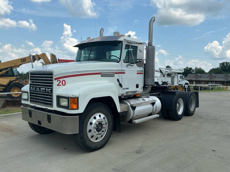 2001 Mack CH613