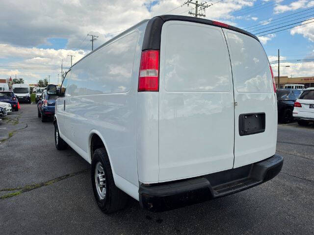 2017 GMC Savana 2500