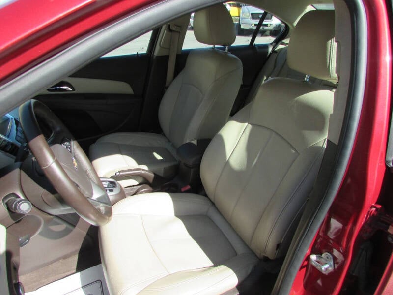 2011 Chevrolet Cruze 2LT photo 9