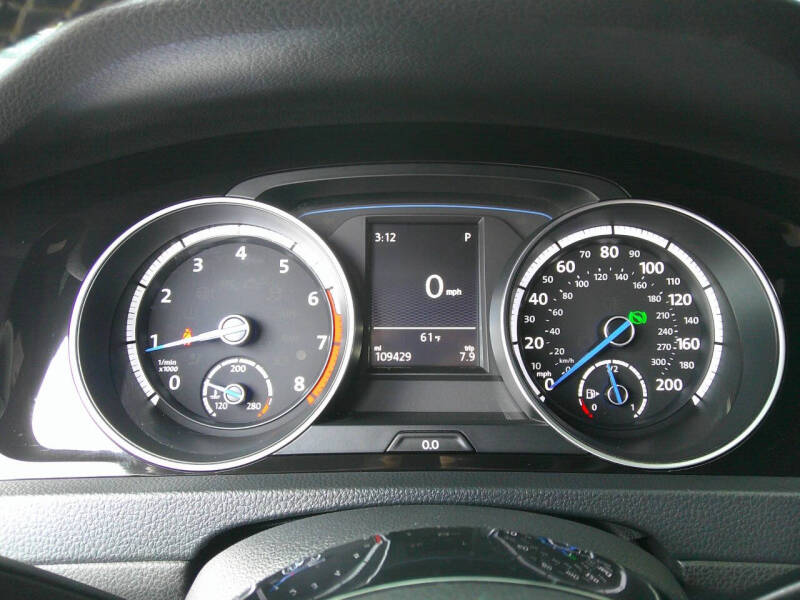 2016 Volkswagen Golf R 4Motion