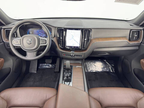 2022 Volvo XC60 Recharge T8 Inscription Expression