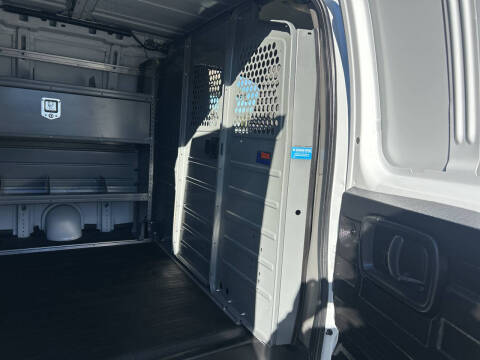 2022 Chevrolet Express 2500