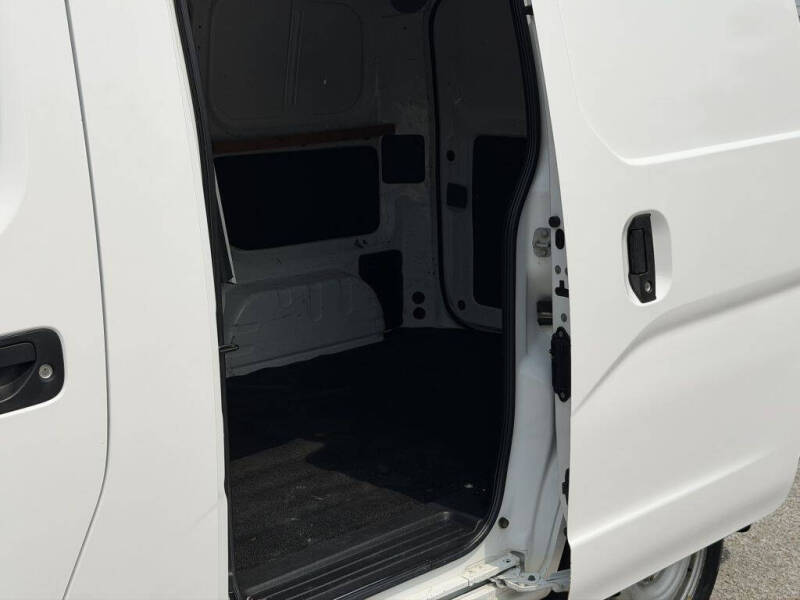 2016 Nissan NV200