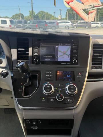 2018 Toyota Sienna XLE 8-Passenger