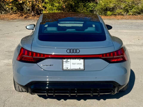 2024 Audi e-tron GT quattro Prestige