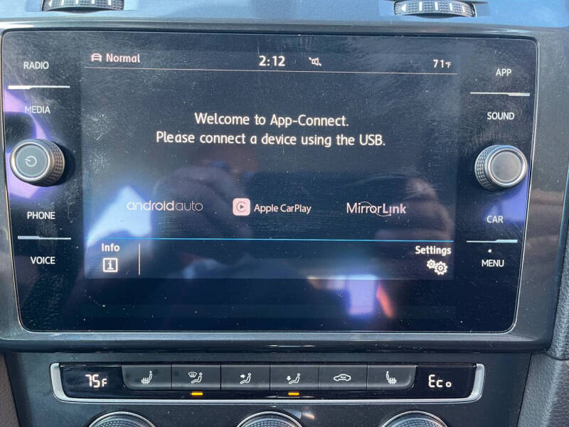 2019 Volkswagen e-Golf SE