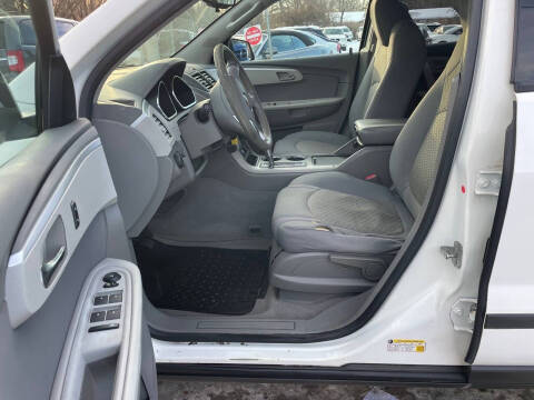 2011 Chevrolet Traverse LS