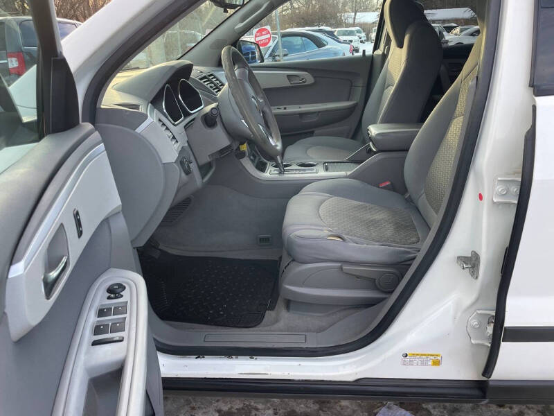 2011 Chevrolet Traverse LS