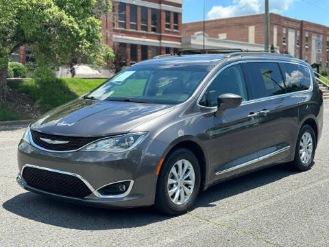 2017 Chrysler Pacifica for sale at RAMIREZ AUTO SALES INC in Dalton GA