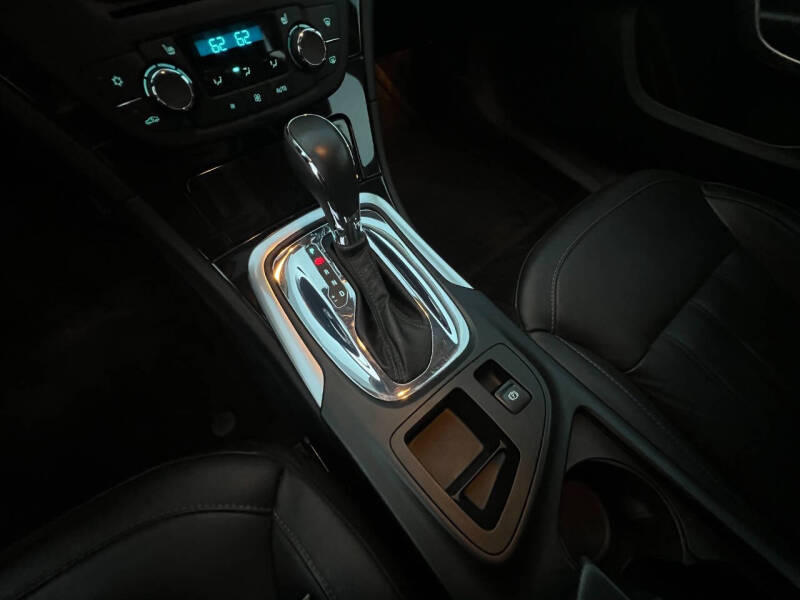 2012 Buick Regal Premium 1