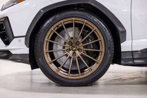 2023 Lamborghini Urus Performante